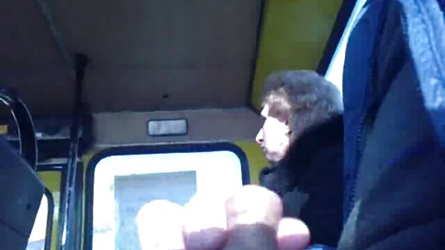 Pistolet sex video hard gratuit à pipe supplémentaire avec Marica Hase alors qu'elle bâillonne sur la bite!