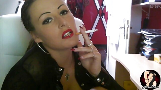 Ebony SBBW Tutor obtient une film gratuit bdsm double équipe