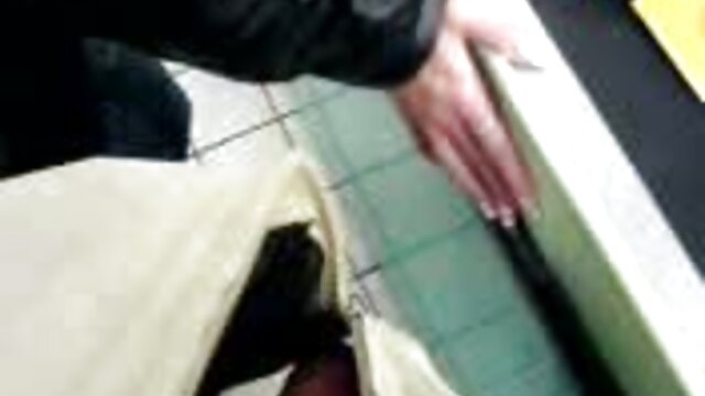 Vieux mec maigre perce video x gratuite gay durement une superbe chatte serrée de blondes