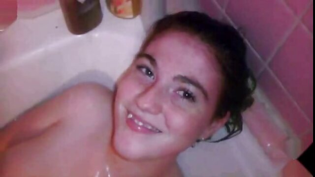 Samantha prend son pied dans tukif porn video ce solo de lumière noire super chaud