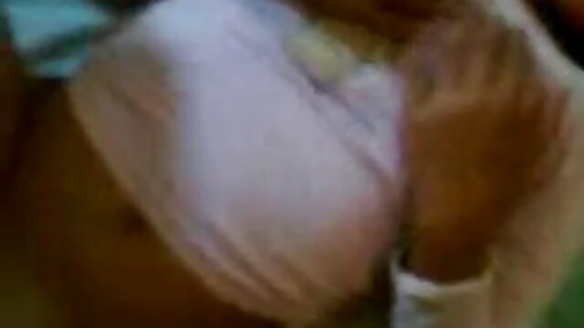 andrea reçoit un cadeau xnxx videos gratuit de noël