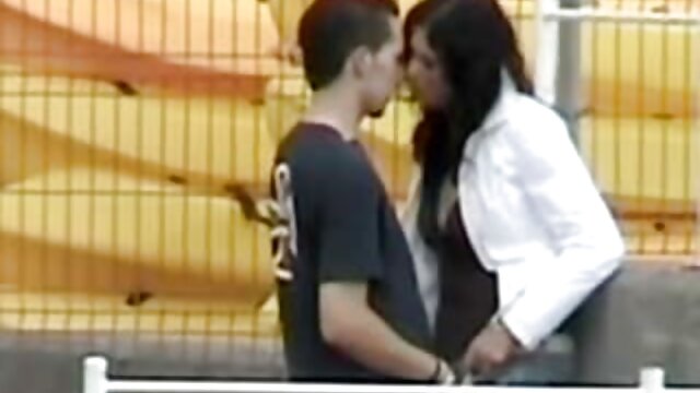 G String maigre gorge profonde video porno brutal gratuit bâillonnement pute suce un gode