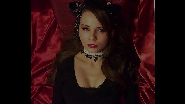 Une fille film porno trio gratuit brune est prête pour un martèlement noir