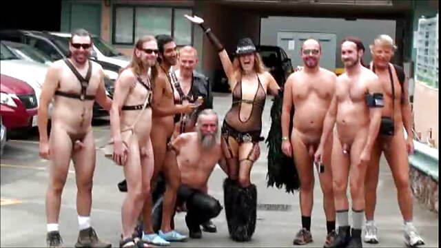 Gril très beau et lisse video cunnilingus gratuit